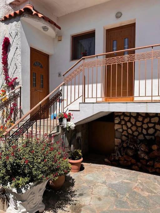 Family Woodland Oasis Vipgreece Apartamento Kírinthos Exterior foto